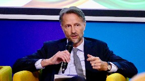 Kritike, i nastavak saradnje